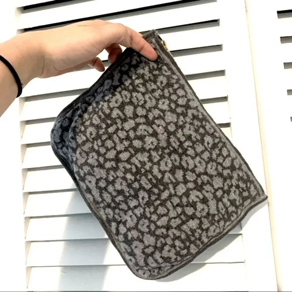 Chico’s Leopard Print Business Casual Neutral Mob Wife Cotton Wool Blend Clutch